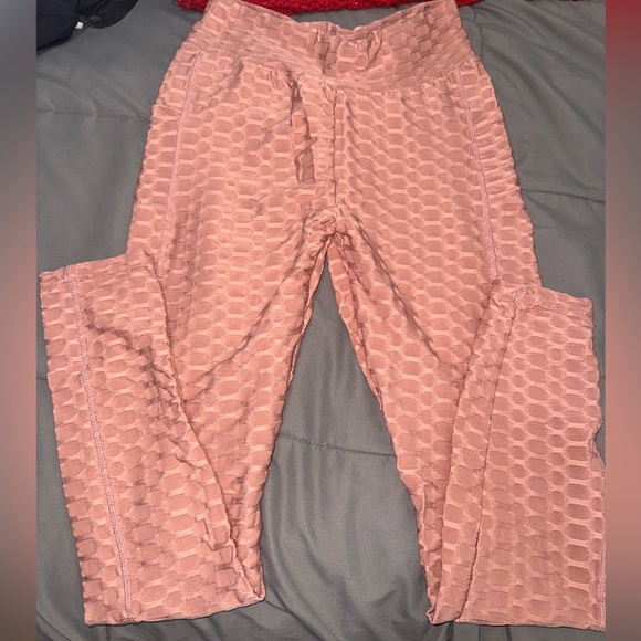 Butt Scrunch Leggings - Picture 2 of 8